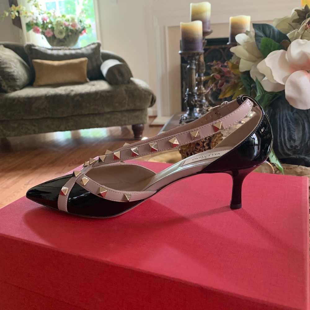 SOLD***Valentino Garavani Rockstud pumps$895 - Picture 7 of 8